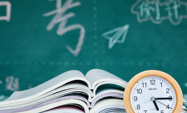 大学财务部会计个人原因辞职报告